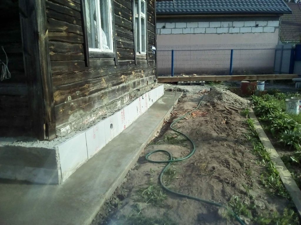 замена венцов и фундамента в деревянном доме