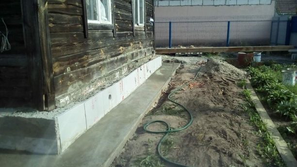 Замена венцов и фундамента в деревянном доме